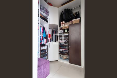 Casa à venda com 118m², 3 quartos e 2 vagasCloset da suíte