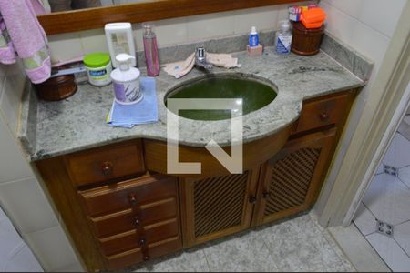 Apartamento à venda com 118m², 3 quartos e 1 vaga Apartamento à venda com 118m², 3 quartos e 1 vagaBanheiro