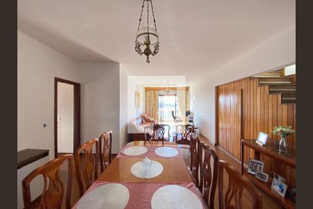 Apartamento à venda com 288m², 4 quartos e 2 vagas Apartamento à venda com 288m², 4 quartos e 2 vagasSala