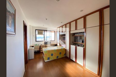 Apartamento à venda com 288m², 4 quartos e 2 vagas Apartamento à venda com 288m², 4 quartos e 2 vagasQuarto 1