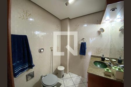 Apartamento à venda com 288m², 4 quartos e 2 vagas Apartamento à venda com 288m², 4 quartos e 2 vagasBanheiro Social