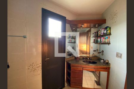 Apartamento à venda com 288m², 4 quartos e 2 vagas Apartamento à venda com 288m², 4 quartos e 2 vagasBanheiro do Quarto 1