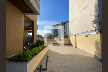 Apartamento à venda com 288m², 4 quartos e 2 vagas Apartamento à venda com 288m², 4 quartos e 2 vagasÁrea comum - Playground