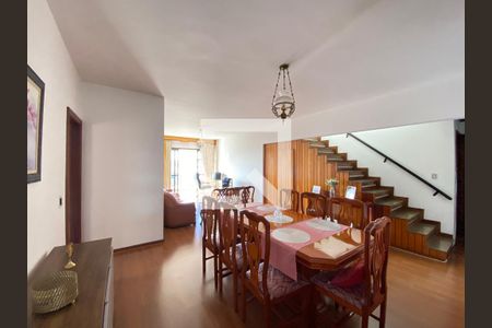 Apartamento à venda com 288m², 4 quartos e 2 vagas Apartamento à venda com 288m², 4 quartos e 2 vagasSala