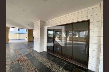 Apartamento à venda com 288m², 4 quartos e 2 vagas Apartamento à venda com 288m², 4 quartos e 2 vagasÁrea comum - Salão de festas