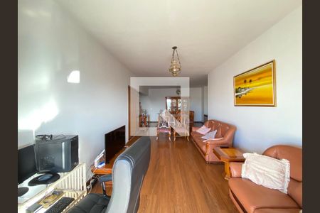 Apartamento à venda com 288m², 4 quartos e 2 vagas Apartamento à venda com 288m², 4 quartos e 2 vagasSala