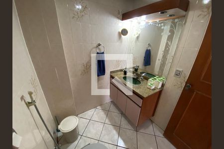 Apartamento à venda com 288m², 4 quartos e 2 vagas Apartamento à venda com 288m², 4 quartos e 2 vagasBanheiro Social