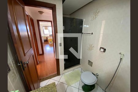 Apartamento à venda com 288m², 4 quartos e 2 vagas Apartamento à venda com 288m², 4 quartos e 2 vagasBanheiro Social