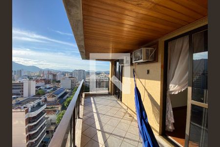Apartamento à venda com 288m², 4 quartos e 2 vagas Apartamento à venda com 288m², 4 quartos e 2 vagasVaranda dos quartos