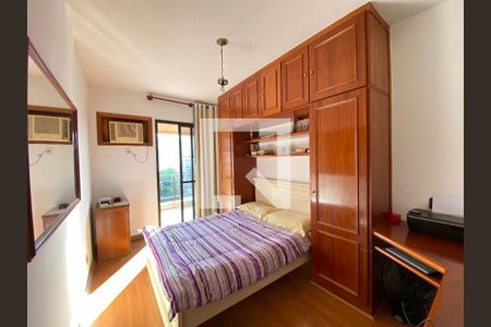 Apartamento à venda com 288m², 4 quartos e 2 vagas Apartamento à venda com 288m², 4 quartos e 2 vagasQuarto 2