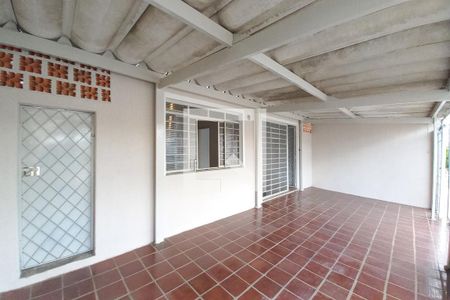 Casa à venda com 65m², 2 quartos e 4 vagasFachada d