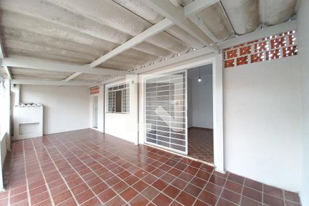 Casa à venda com 65m², 2 quartos e 4 vagasFachada