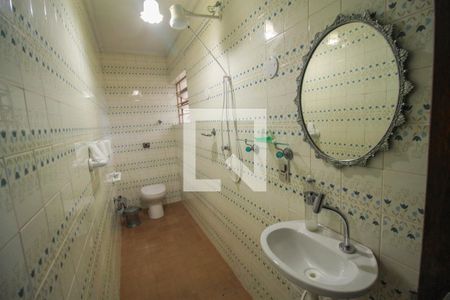 Casa à venda com 300m², 3 quartos e 5 vagasBanheiro 2