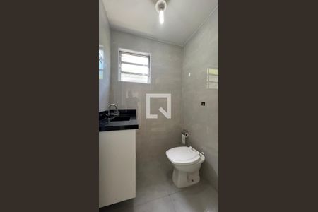 Banheiro de apartamento para alugar com 3 quartos, 77m² em Alto de Pinheiros, São Paulo