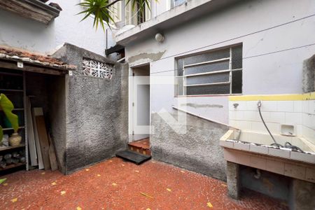 Casa à venda com 430m², 3 quartos e sem vaga Casa à venda com 430m², 3 quartos e sem vagaQuintal e área de serviço