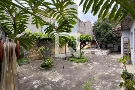 Casa à venda com 430m², 3 quartos e sem vaga Casa à venda com 430m², 3 quartos e sem vagaQuintal e área de serviço