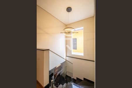 Casa à venda com 142m², 3 quartos e 3 vagasEscada