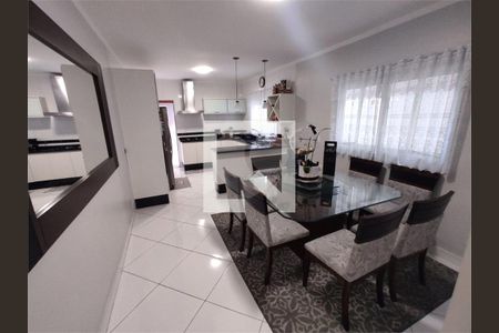 Casa à venda com 3 quartos, 180m² em São Lucas, São Paulo