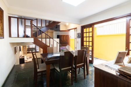 Casa à venda com 200m², 3 quartos e 4 vagas