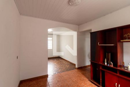 Casa à venda com 240m², 2 quartos e 2 vagas Casa à venda com 240m², 2 quartos e 2 vagasSala