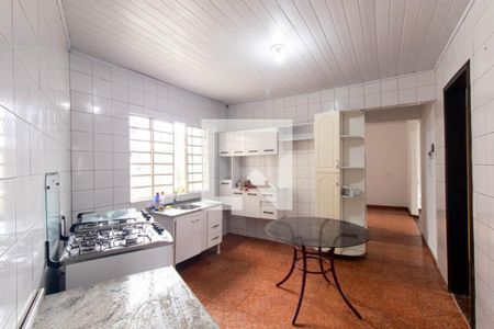 Casa à venda com 240m², 2 quartos e 2 vagas Casa à venda com 240m², 2 quartos e 2 vagasCozinha