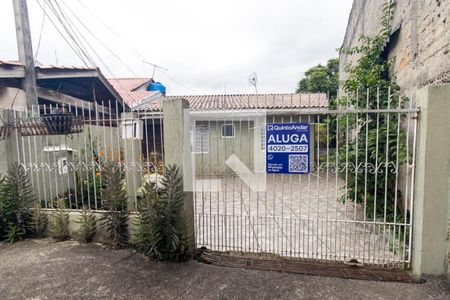 Casa à venda com 240m², 2 quartos e 2 vagas Casa à venda com 240m², 2 quartos e 2 vagasFachada