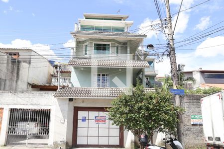 Casa à venda com 400m², 3 quartos e 6 vagas Casa à venda com 400m², 3 quartos e 6 vagasFachada