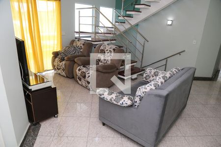 Casa à venda com 400m², 3 quartos e 6 vagas Casa à venda com 400m², 3 quartos e 6 vagasSala de TV