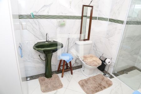 Casa à venda com 400m², 3 quartos e 6 vagas Casa à venda com 400m², 3 quartos e 6 vagasBanheiro da Suíte 2