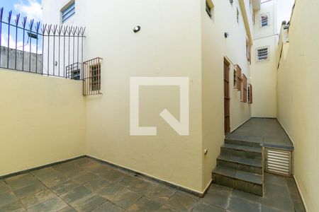 Casa à venda com 176m², 3 quartos e 2 vagas Casa à venda com 176m², 3 quartos e 2 vagasQuintal