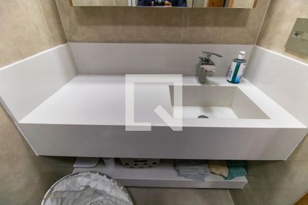 Apartamento à venda com 80m², 2 quartos e 1 vaga Apartamento à venda com 80m², 2 quartos e 1 vagaBanheiro Social