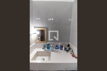 Apartamento à venda com 80m², 2 quartos e 1 vaga Apartamento à venda com 80m², 2 quartos e 1 vagaBanheiro da Suíte