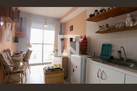 Sala/Cozinha de apartamento para alugar com 1 quarto, 29m² em Vila Ema, São Paulo