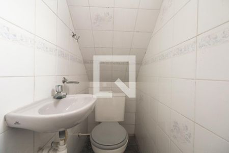 Casa à venda com 200m², 5 quartos e 4 vagas Casa à venda com 200m², 5 quartos e 4 vagasÁrea de Serviço e Churrasqueira - Banheiro de Serviço