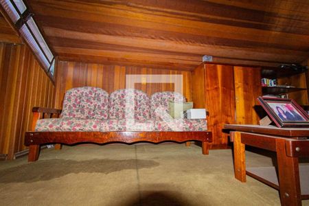 Casa à venda com 325m², 4 quartos e 4 vagas Casa à venda com 325m², 4 quartos e 4 vagasSótão