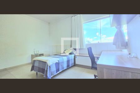 Casa de condomínio à venda com 265m², 4 quartos e 6 vagas Casa de condomínio à venda com 265m², 4 quartos e 6 vagasQuarto 3