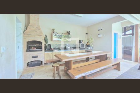 Casa de condomínio à venda com 265m², 4 quartos e 6 vagas Casa de condomínio à venda com 265m², 4 quartos e 6 vagasChurrasqueira