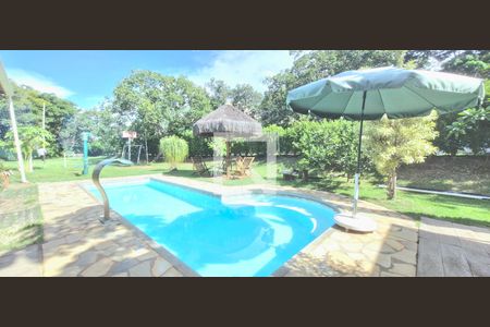 Casa de condomínio à venda com 265m², 4 quartos e 6 vagas Casa de condomínio à venda com 265m², 4 quartos e 6 vagasPiscina