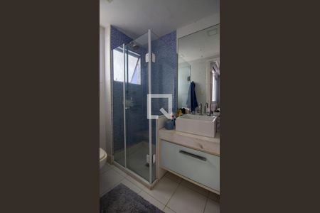 Apartamento à venda com 124m², 3 quartos e 2 vagas Apartamento à venda com 124m², 3 quartos e 2 vagasBanheiro da Suíte 2