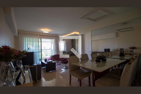 Apartamento à venda com 124m², 3 quartos e 2 vagas Apartamento à venda com 124m², 3 quartos e 2 vagasSala
