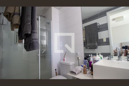 Apartamento à venda com 124m², 3 quartos e 2 vagas Apartamento à venda com 124m², 3 quartos e 2 vagasBanheiro da Suíte 1