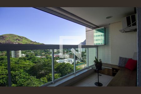 Apartamento à venda com 124m², 3 quartos e 2 vagas Apartamento à venda com 124m², 3 quartos e 2 vagasVaranda