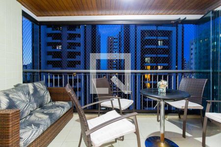 Apartamento à venda com 124m², 4 quartos e 3 vagasVaranda