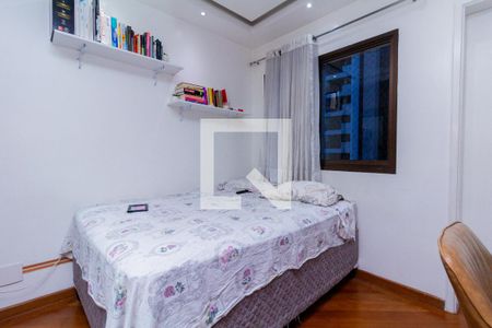Apartamento à venda com 124m², 4 quartos e 3 vagasQuarto 2