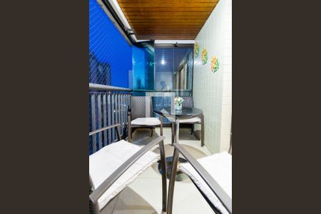 Apartamento à venda com 124m², 4 quartos e 3 vagasVaranda