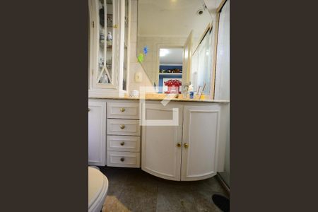 Apartamento à venda com 160m², 3 quartos e 2 vagasSuíte 2