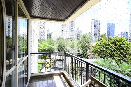 Apartamento à venda com 160m², 3 quartos e 2 vagasVaranda