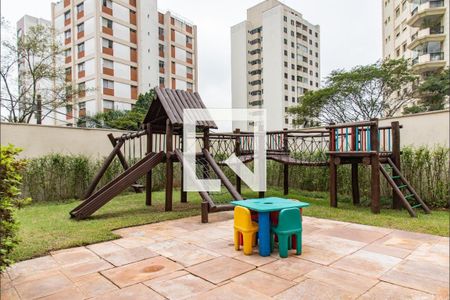 Apartamento à venda com 160m², 3 quartos e 2 vagas Apartamento à venda com 160m², 3 quartos e 2 vagasPlayground