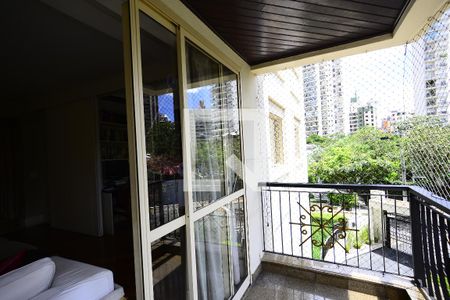 Apartamento à venda com 160m², 3 quartos e 2 vagasVaranda
