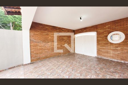 Casa para alugar com 250m², 4 quartos e 7 vagas Casa para alugar com 250m², 4 quartos e 7 vagasGaragem Frente